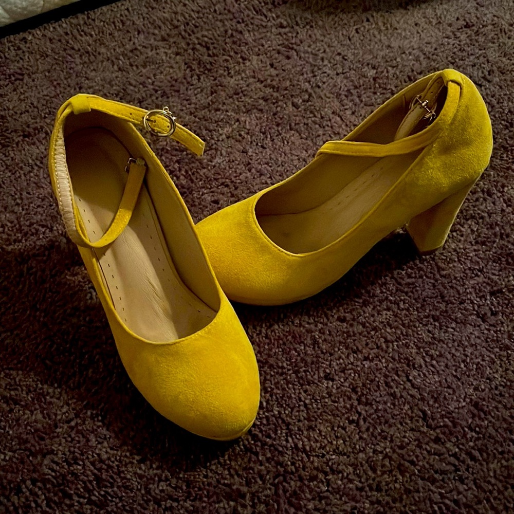 Yellow high heels